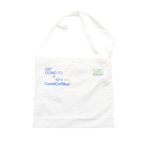 Tote 朝向彼此傾斜 Leaning into One Another