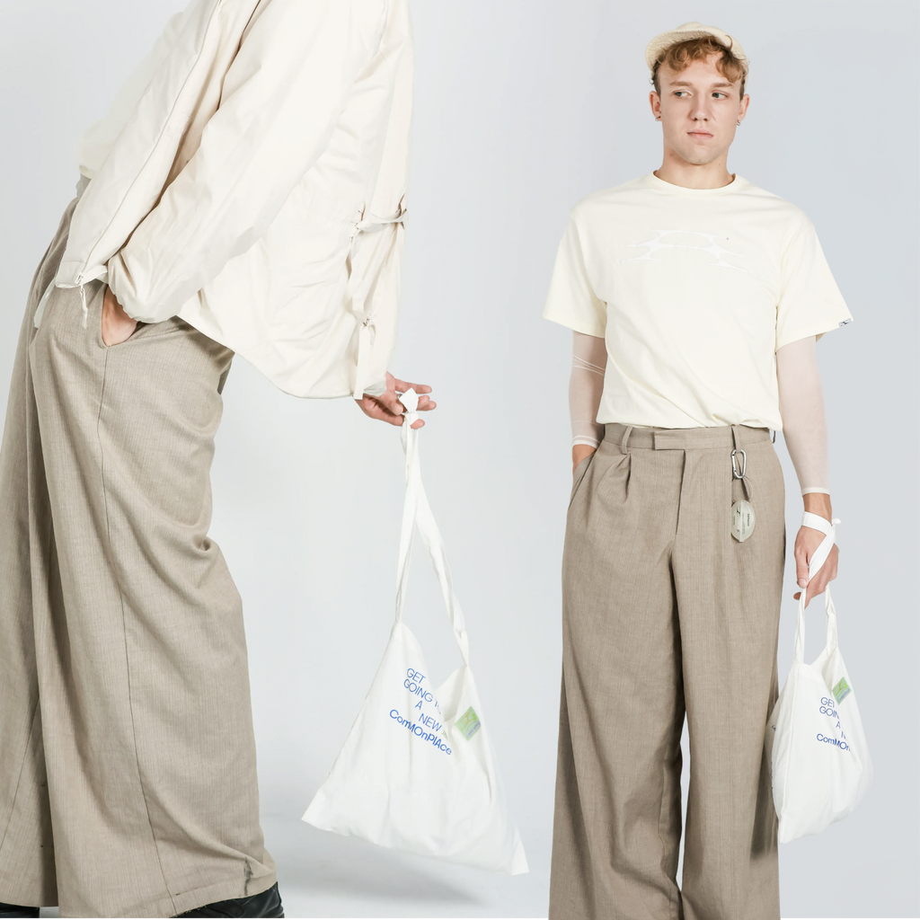 Tote 朝向彼此傾斜 Leaning into One Another