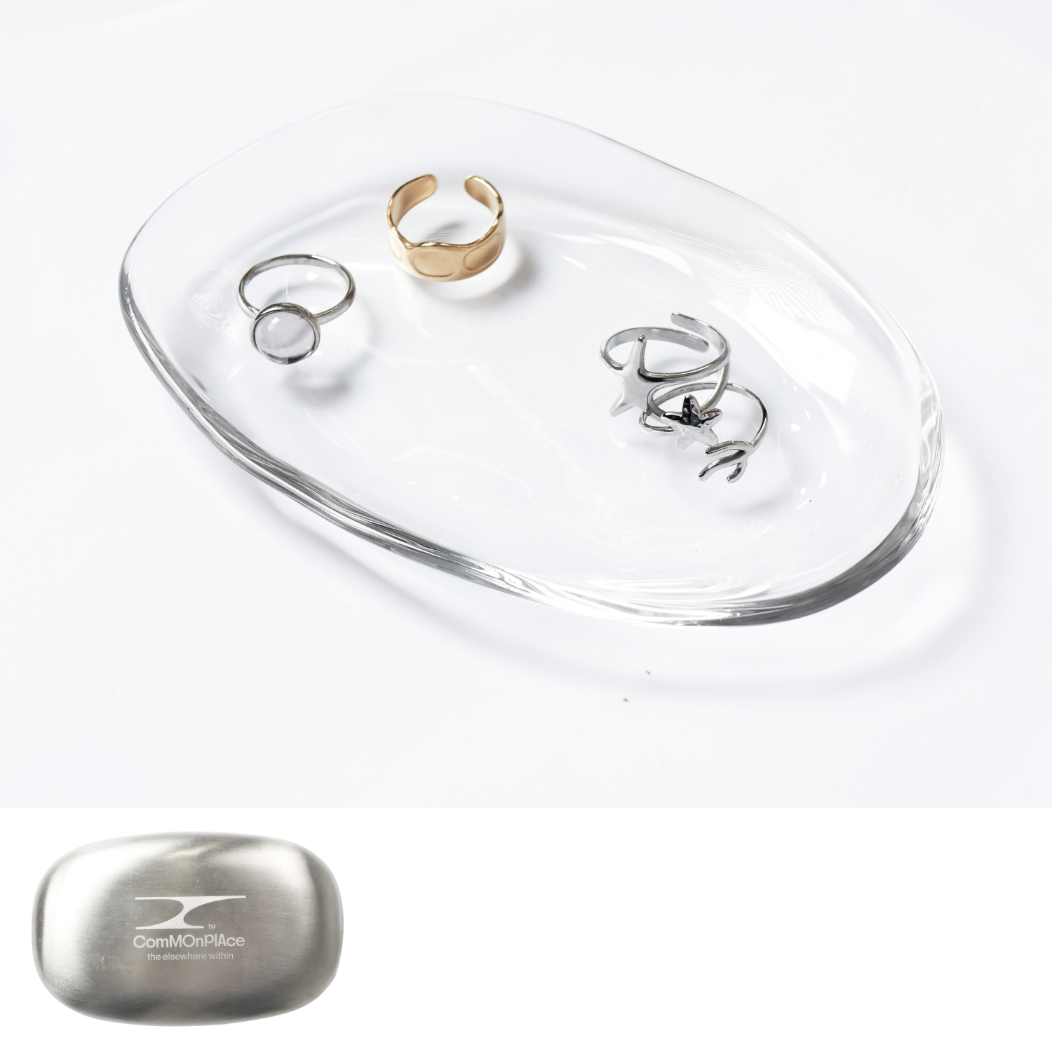 物件組：通透與靠近 A one And a two｜不鏽鋼石與玻璃皿